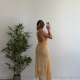 Vestido com padrão de bolinhas
